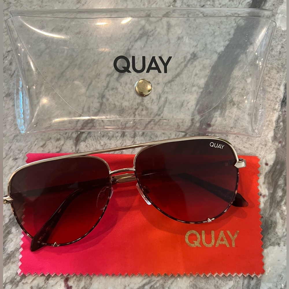 QUAY //  High Key Mini 126 2 tone gold tortoise aviators, excellent condition